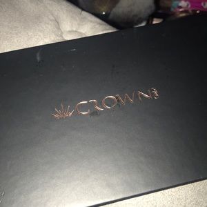 Crown Eyeshadow palette